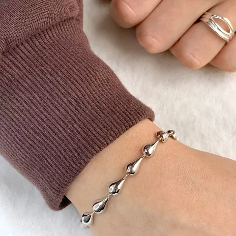 Elegant druppel armband in gerodineerd zilver