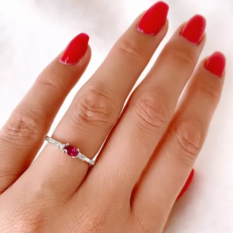 ovale robijn diamant ring in 14 karaat witgoud 0,35 ct 0,06 ct