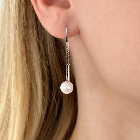 lange aaa-graded zoetwaterparel oorbellen in 14 karaat witgoud met 