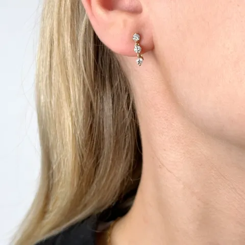 briljant oorbellen in 14 karaat goud met diamant 