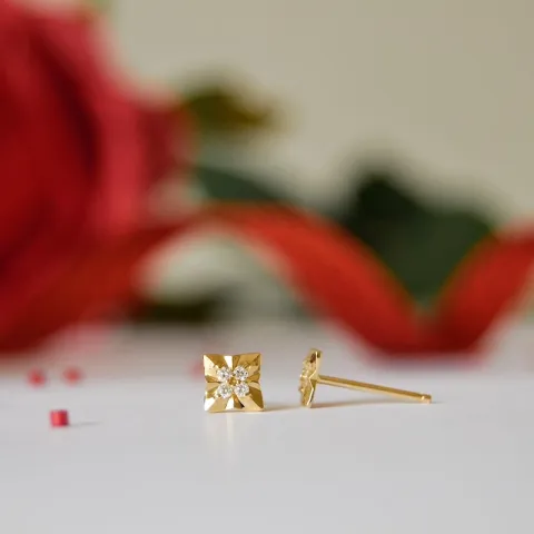 vierkant briljant oorbellen in 14 karaat goud met diamant