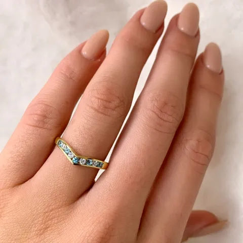 Smal blauwe topaas ring in 14 karaat goud