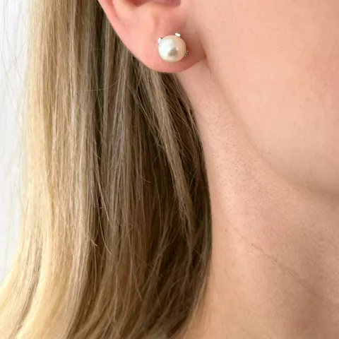 8 mm rond oorbellen in 14 karaat witgoud