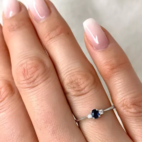 blauwe saffier diamant ring in 14 karaat witgoud 0,05 ct 