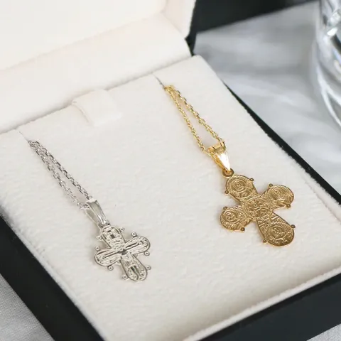 18 x 30 mm dagmarkruis hanger met ketting in verguld sterlingzilver met hanger in verguld sterlingzilver