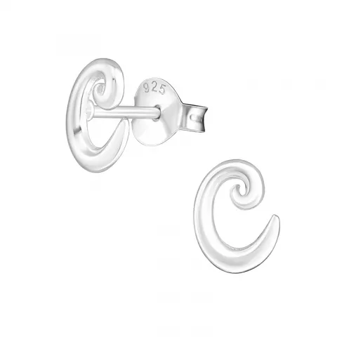 Letter c oorbellen in zilver