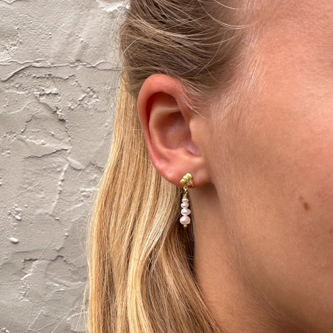 Hultquist Coralie white oorbellen in verguld sterlingzilver