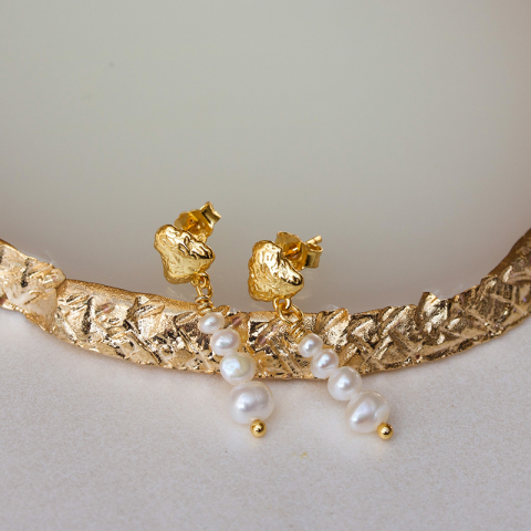Hultquist Coralie white oorbellen in verguld sterlingzilver