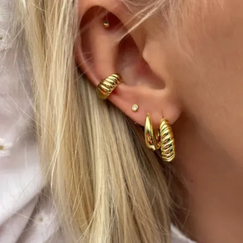 Nava Mellow gedraaide halfcreool in verguld sterlingzilver