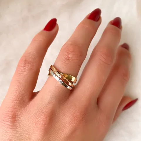 briljant ring in 14 karaat geel-, wit-, en roodgoud 0,03 ct