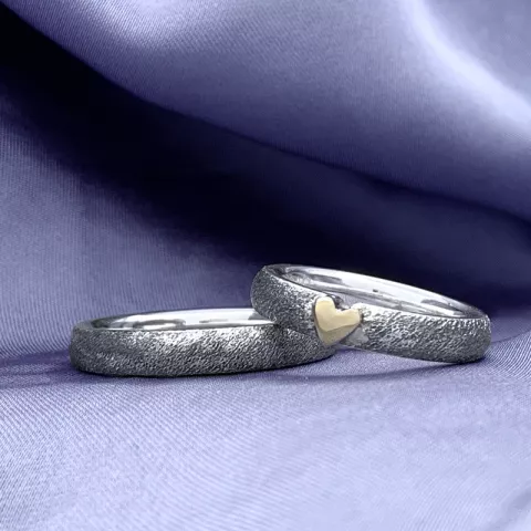 Scrouples trouwringen  in geoxideerd zilver met goud