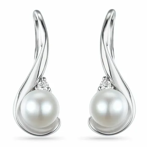 Witte parel oorbellen in 14 karaat witgoud met diamanten