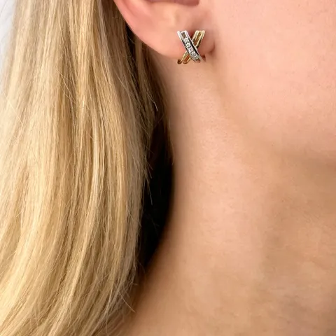 diamant oorbellen in 14 karaat witgoud met diamant
