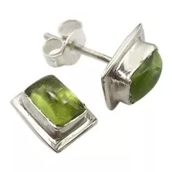 Vierkant groene peridoot oorsteker in zilver