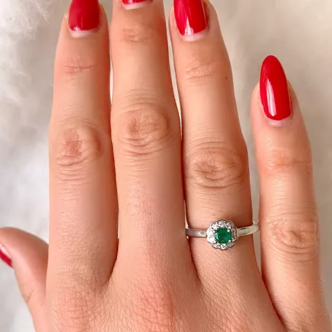 smaragd ring in 14 karaat witgoud 0,14 ct 