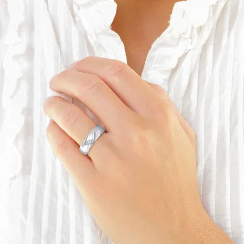 6 en 3 mm trouwringen in 9 karaat witgoud 0,02 ct - set