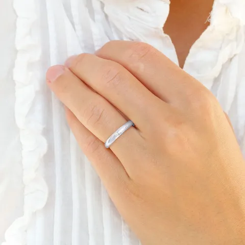 6 en 3 mm trouwringen in 9 karaat witgoud 0,02 ct - set