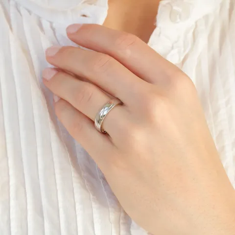 5 mm diamant trouwringen in 9 karaat witgoud 0,008 ct en 0,02 ct - set