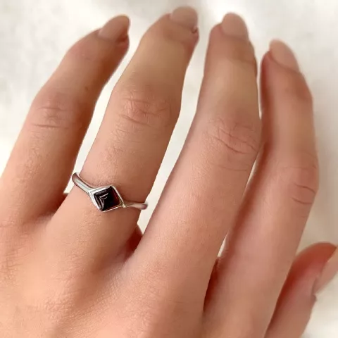 Vierkant barnsteen ring in zilver