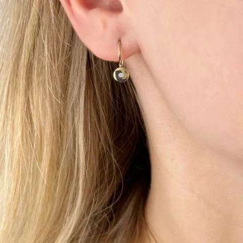 klein opaal oorbellen in verguld sterlingzilver