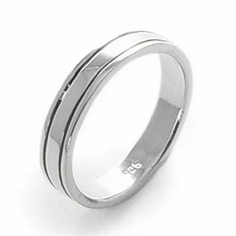Eenvoudige ring in zilver