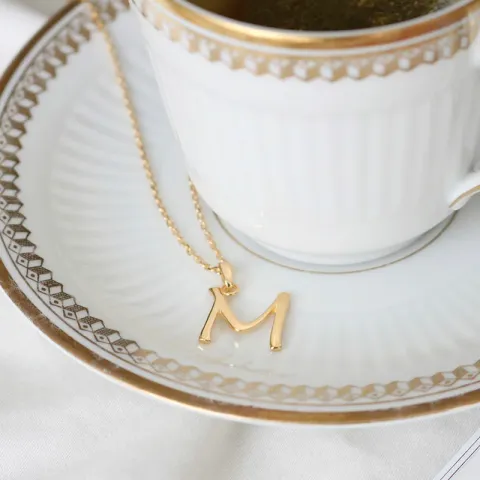 letter m hanger in verguld sterlingzilver