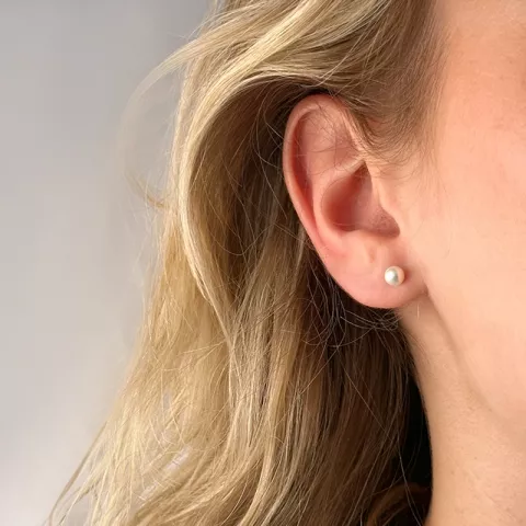 4,5 mm zilver witte parel oorbellen in 14 karaat goud