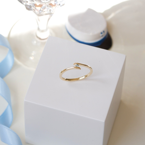 topaas ring in 9 karaat goud 0,02 ct
