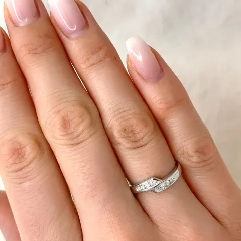 Diamant ring in 9 karaat witgoud 0,13 ct