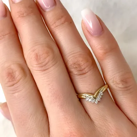 V diamant ring in 9 karaat goud-en witgoud 0,09 ct