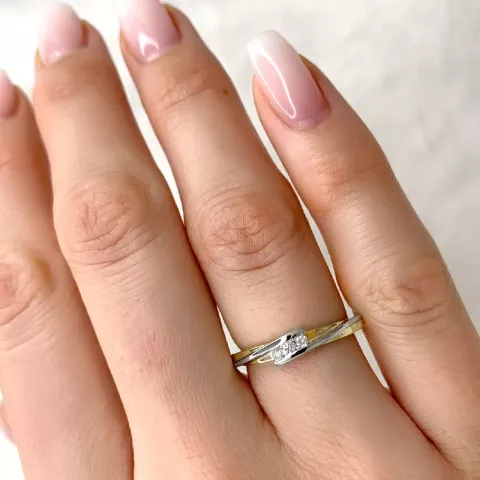 diamant ring in 9 karaat goud-en witgoud 0,07 ct