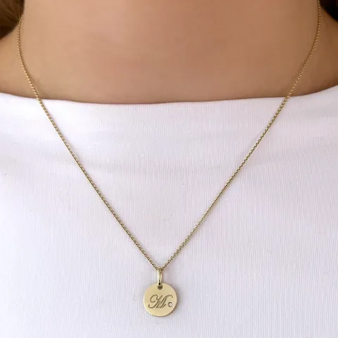 letter m diamant hanger in 9 caraat goud 0,01 ct