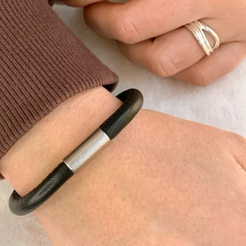 zwart leren armband in staal  x 6 mm