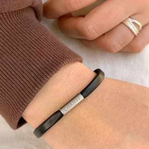 Plat zwart leren armband in staal  x 6 mm