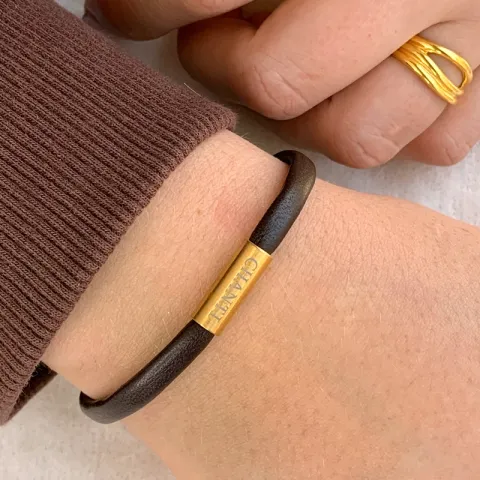 Plat bruin armband in leer met verguld staal slot x 6 mm
