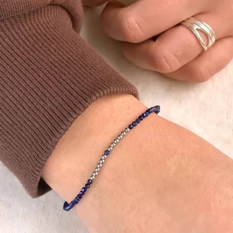 donkerblauw steen armband met lapis lazuli en hematite.