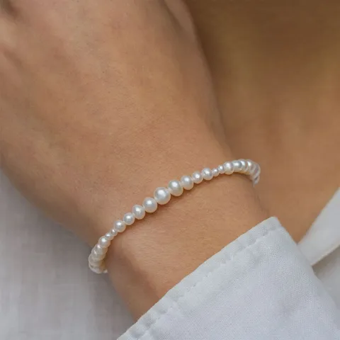 Verschillende maten armband met zoetwaterparel