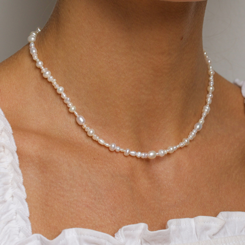 Verschillende maten ketting met zoetwaterparel