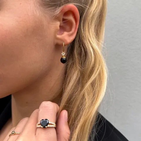 margriet zwarte onyx oorhaakjes in verguld sterlingzilver