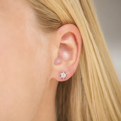 2 x 0,30 ct lab grown diamant solitaire oorbel in 14 karaat witgoud met lab grown diamant 