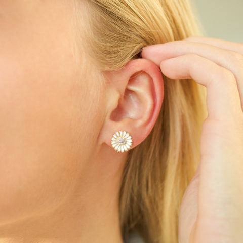 11,5 mm margriet oorbellen in verguld zilver - Marie