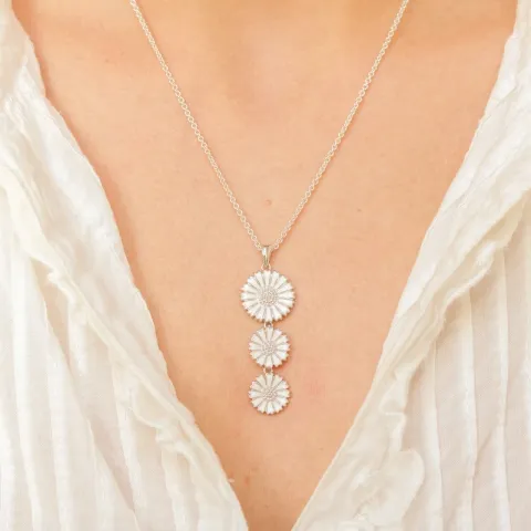 lang margriet hanger in gerodineerd zilver - Marie