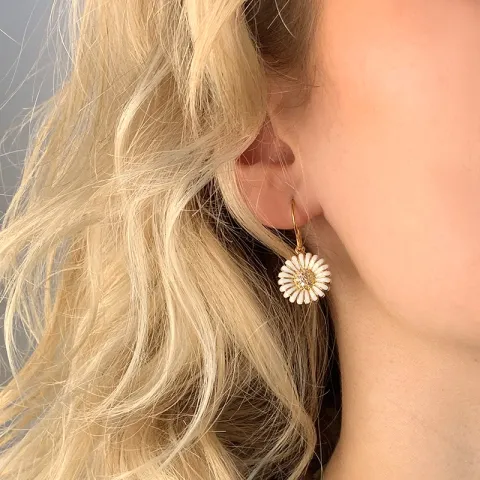 14,5 mm margriet zirkoon oorbellen in verguld zilver - Matilda