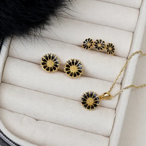 11 - 12 MM margriet zwart oorsteker in verguld zilver - Marie