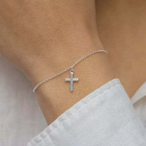 kruis armband in zilver