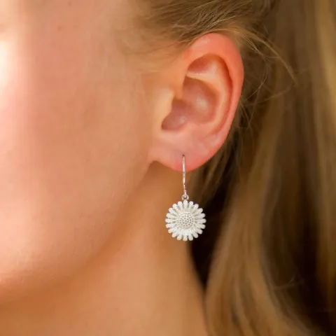 14,5 mm margriet oorbellen in zilver - Matilda