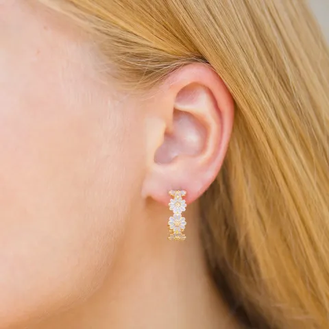 margriet paarse oorsteker in verguld zilver - Maggie