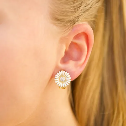 14 mm margriet oorbellen in verguld zilver - Matilda