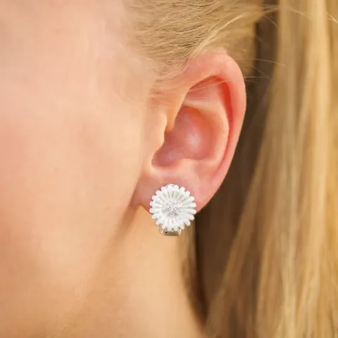 14 mm margriet oorbellen in zilver - Matilda