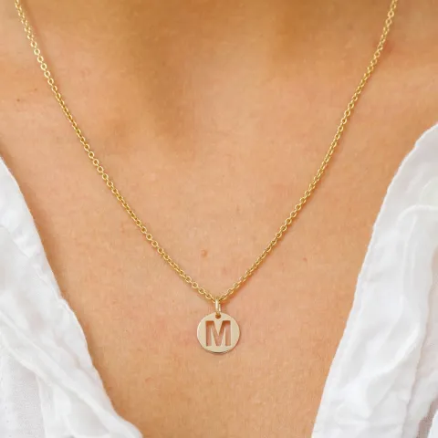 letter m hanger in 8 karaat goud